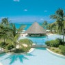 Detalle de la piscina principal del Belle Mare Plage, Mauricio