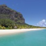 Dinarobin se encuentra en el lugar más espectacular de Mauricio, con Le Morne al fondo