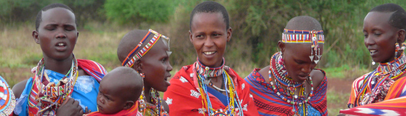 Tribu durante un Safari por Kenia y Tanzania