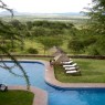 Las vistas desde el área de la piscina son sublimes en el Serengeti Sopa Lodge