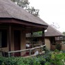 Masai Mara Sopa Lodge cuenta con 50 bungalows de 2 habitaciones cada uno de ellos