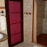El cuarto de baño no es que sea de diseño pero es amplio y limpio en el Amboseli Sopa
