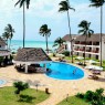 La piscina y su bar, el Dolphins, son el corazón del DoubleTree Hilton Zanzíbar