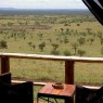 Todas las habitaciones del Kubu Kubu Tented Camp cuentan con una terraza con espectaculares vistas a las llanuras del mítico Serengeti.